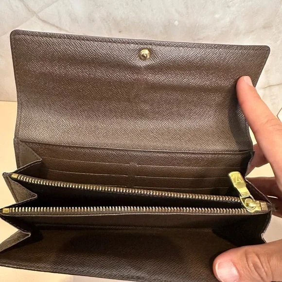 Authentic Louis Vuitton Damier Ebene Sarah Wallet
